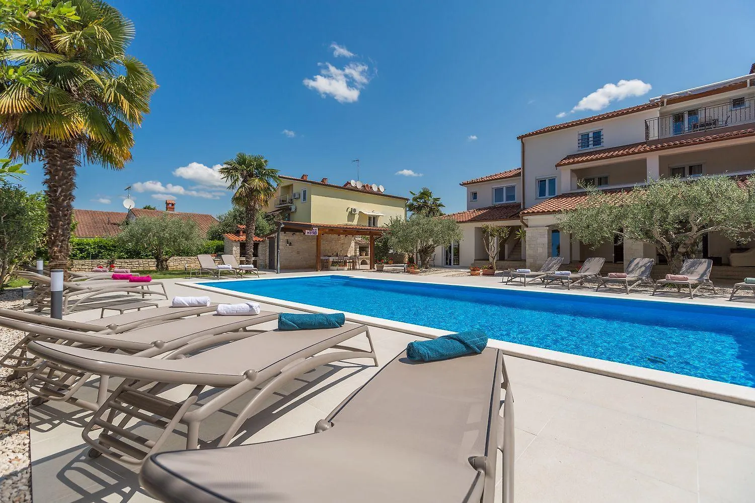 Mediterranes Apartment Mit 60M2 Pool, Bbq-Bereich, Liegen, Waschmaschine Porec Croatia