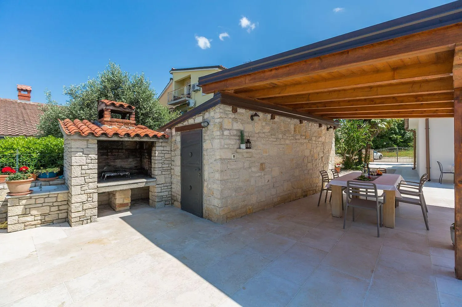 Mediterranes Apartment Mit 60M2 Pool, Bbq-Bereich, Liegen, Waschmaschine Porec Croatia