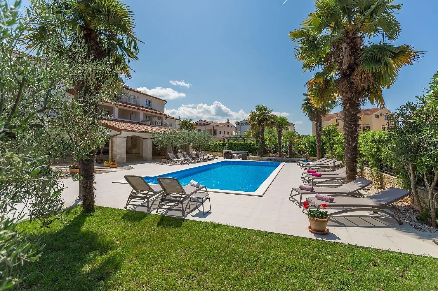 Mediterranes Apartment Mit 60M2 Pool, Bbq-Bereich, Liegen, Waschmaschine Porec